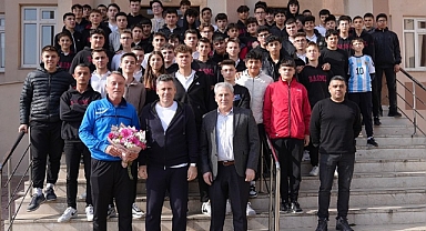 Bandırmaspor Teknik Direktörü Hüseyin Eroğlu, Öğrencilerle Buluştu