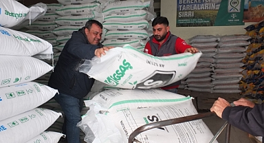 Burhaniye’de Devlet Desteği Gübre Satışlarını Artırdı   