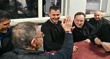 Dinçer Orkan, Teravih Sonrası Kahvehanelerde Vatandaşlarla Buluştu