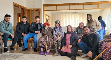 Dursunbey Yurdu Öğrencilerinden Anlamlı Ziyaret