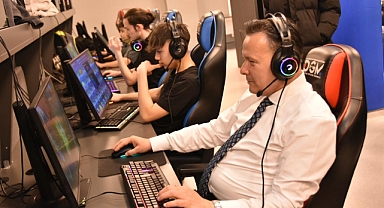 Eray, “Gençler İçin Üzerime Düşeni Yapmaya Hazırım”