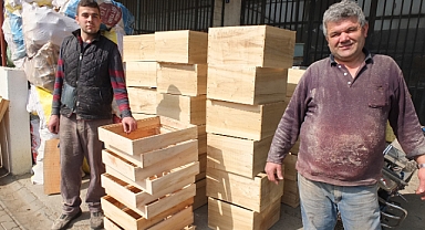Havranlı Marangoz Başarılı Kovan Üreticisi Oldu
