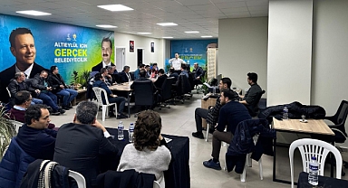 Mesut Eray, Seçim Ofisinde Toplantı Düzenledi