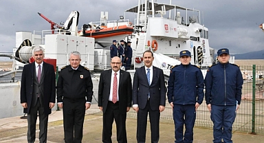 Vali Ustaoğlu, Bandırma Sahil Güvenlik Bot Komutanlığı'nı Ziyaret Etti