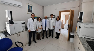 Vali Ustaoğlu, Gıda Kontrol Laboratuvarı'nı Ziyaret Etti