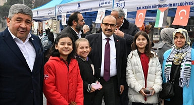 Vali Ustaoğlu, Hayır Çarşısı'nı Ziyaret Etti