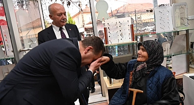 Yücel Yılmaz, Dursunbey Çarşı ile Pazaryeri'nde Esnaf ve Vatandaşlarla Buluştu