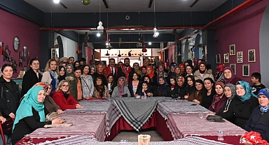 Yücel Yılmaz, Sındırgı'da Üreten Kadınlar ve Gençlerle Buluştu