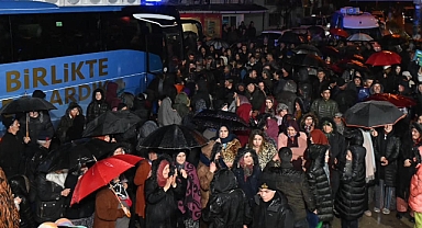 Yücel Yılmaz ve Ekrem Yavaş, Sındırgı Mahallelerinde Vatandaşlarla Buluştu