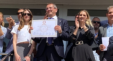 Ayvalık Belediye Başkanı Mesut Ergin Mazbatasını Aldı