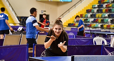Balıkesir'de Uluslararası Masa Tenisi Kampı ve Şampiyonası Sonuçlandı