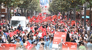 Balıkesir’de Yıllar Sonra 23 Nisan Coşkusu Sokaklara Sığmadı