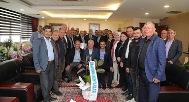 Bandırma Muhtarları, Belediye Başkanı Mirza'yı Ziyaret Etti