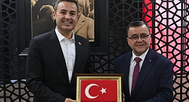 Başkan Akın, Altıeylül CHP Teşkilatını Makamında Ağırladı