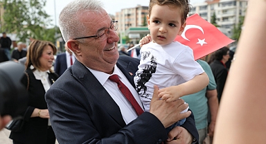 Edremit'te 23 Nisan Törenlerle Kutlandı