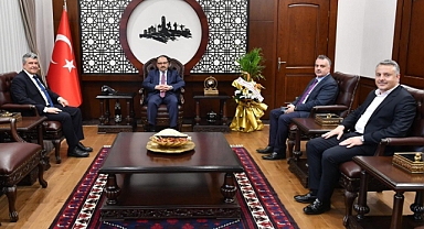 Karesi Belediye Başkanı Mesut Akbıyık, Vali İsmail Ustaoğlu'nu Ziyaret Etti