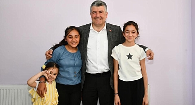 Karesi Belediye Başkanı Mesut Akbıyık, Yeni İş Yerinin Açılışında