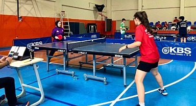 Manyas Gençlik Merkezi'nden Yağmur Göray Masa Tenisi Bayanlar Kategorisinde Birinci Oldu