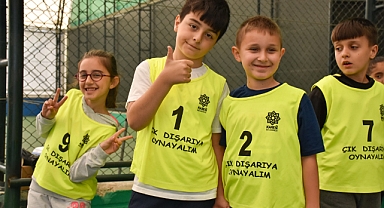 Balıkesir'de Geleneksel Çocuk Oyunları Heyecanı