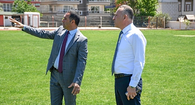 Balıkesir Gençlik ve Spor İl Müdürü Adem Özalp, Erdek'te Sporcularla Buluştu ve 18 Eylül Stadyumu'nu Ziyaret Etti