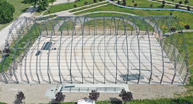 İvrindi Millet Bahçesi'ne Yeni Halı Saha