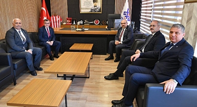 Vali Ustaoğlu, Altıeylül Belediye Başkanı Şehirli'yi Ziyaret Etti