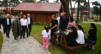 Vali Ustaoğlu Altıeylül Konakpınar Gençlik Merkezi'ni Ziyaret Etti