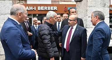 Vali Ustaoğlu, Balıkesir Çarşı Esnafını Ziyaret Etti