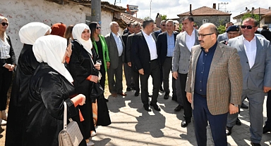 Vali Ustaoğlu, Kamçıllı'da Hıdırellez Hayrı'na Katıldı