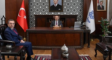 Yeni Balıkesir İl Müftüsü Hasan Hayri Yaşar, Vali İsmail Ustaoğlu'nu Ziyaret Etti