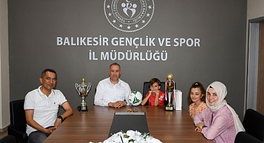 Avrupa Şampiyonu Ömer Taha Dede, İl Müdürü Adem Özalp'i Ziyaret Etti