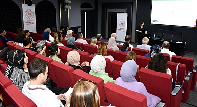 Balıkesir Gençlik ve Spor İl Müdürlüğü Personeline Teknoloji Bağımlılığı Semineri