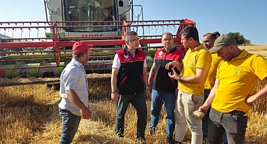 Balıkesir İl Müdürü Erkan Alkan, Altıeylül'de Biçerdöver Hasat Kontrollerine Katıldı