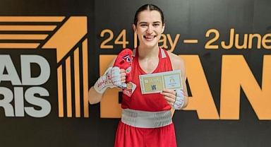 Balıkesirli Milli Boksör Esra Yıldız Kahraman, Paris 2024 Olimpiyatları'na Katılma Hakkı Kazandı