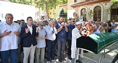 Bigadiç Eski Belediye Başkanı Davut Uzuner’in Annesi Nurten Uzuner Son Yolculuğuna Uğurlandı