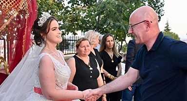 CHP'li Serkan Sarı'dan Anlamlı Düğün Töreni