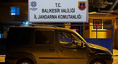 Edremit'te Göçmen Kaçakçılığı Operasyonu: Organizatör ve Yedi Göçmen Yakalandı
