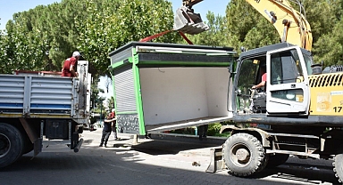 Edremit'te İzinsiz Yapılar Kaldırılıyor