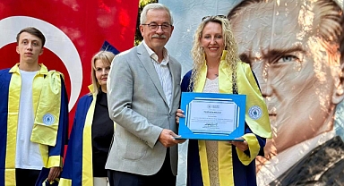 Erdek Belediye Başkanı Burhan Karışık, Erdek Meslek Yüksek Okulu Mezuniyet Törenine Katıldı