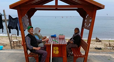 Erdek'te Ballıpınar Mahallesi Sakinleri Yenilenen Kamelya ve Banklarına Kavuştular