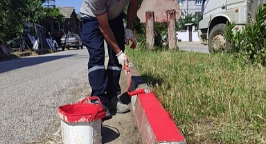 İvrindi Belediyesi Fen İşleri Müdürlüğü Ekipleri Korucu Mahallesinde Boyama Çalışmaları Yaptı