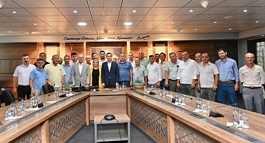 Manyas Muhtarlar Derneği Başkanı ve Muhtarlar, Balıkesir Büyükşehir Belediye Başkanı Ahmet Akın'ı Ziyaret Etti