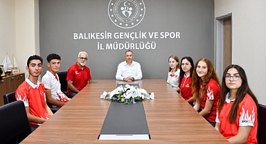 Oryantiring Sporcuları İl Müdürünü Ziyaret Etti