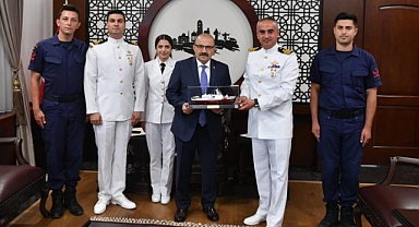 Sahil Güvenlik Komutanlığı'nın 42. Kuruluş Yıl Dönümünde Vali Ustaoğlu'na Ziyaret