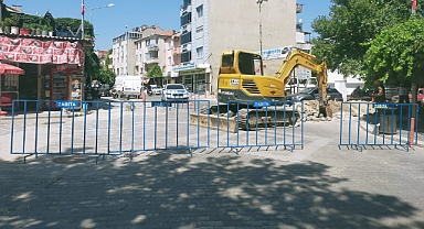Sındırgı'da Doğalgaz Çalışması Nedeniyle Yol Kapatıldı