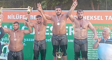 Sındırgılı Pehlivanlar Bursa’da Kürsüye Çıktı