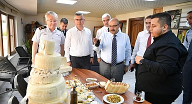 Vali İsmail Ustaoğlu Burhaniye'de Sarıbaş Mandıra'yı Ziyaret Etti