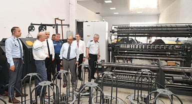 Vali İsmail Ustaoğlu Burhaniye'de SVR Sever Makine A.Ş.'yi Ziyaret Etti