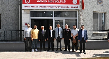 Vali İsmail Ustaoğlu, Gönen’de Hafız Ahmet Karatoprak Diyanet Gençlik Merkezi’ni Ziyaret Etti