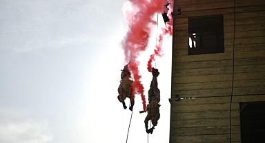 Vali Ustaoğlu, Balıkesir Polis Meslek Eğitim Merkezi'ndeki Özel Harekat Tatbikatına Katıldı